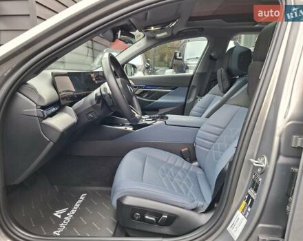 Серый БМВ i5, объемом двигателя 0 л и пробегом 5 тыс. км за 54900 $, фото 10 на Automoto.ua