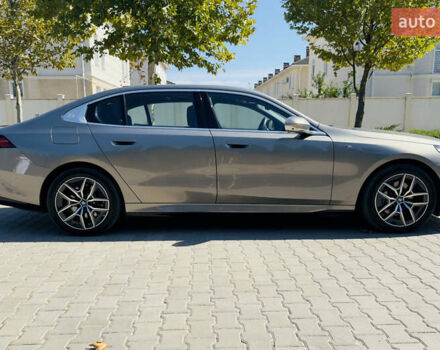 Серый БМВ i5, объемом двигателя 0 л и пробегом 5 тыс. км за 59000 $, фото 5 на Automoto.ua