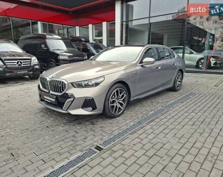 Серый БМВ i5, объемом двигателя 0 л и пробегом 5 тыс. км за 54900 $, фото 7 на Automoto.ua