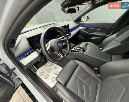 Сірий БМВ i5, об'ємом двигуна 0 л та пробігом 18 тис. км за 59500 $, фото 18 на Automoto.ua