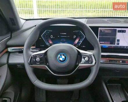 Серый БМВ i5, объемом двигателя 0 л и пробегом 13 тыс. км за 39900 $, фото 6 на Automoto.ua