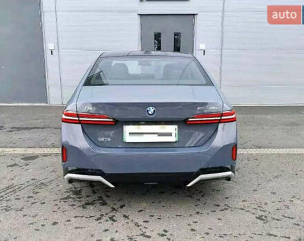 Серый БМВ i5, объемом двигателя 0 л и пробегом 11 тыс. км за 40500 $, фото 3 на Automoto.ua