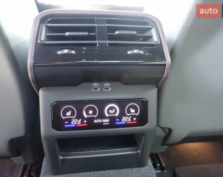 Серый БМВ i5, объемом двигателя 0 л и пробегом 7 тыс. км за 95305 $, фото 2 на Automoto.ua