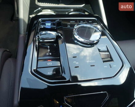 Серый БМВ i5, объемом двигателя 0 л и пробегом 7 тыс. км за 95305 $, фото 3 на Automoto.ua