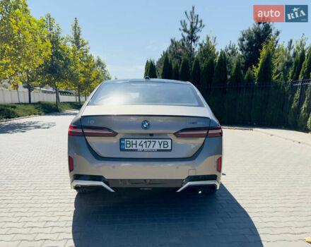 Серый БМВ i5, объемом двигателя 0 л и пробегом 5 тыс. км за 59000 $, фото 3 на Automoto.ua