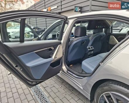 Серый БМВ i5, объемом двигателя 0 л и пробегом 5 тыс. км за 54900 $, фото 23 на Automoto.ua