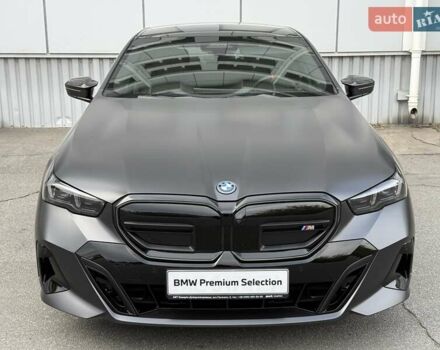 Серый БМВ i5, объемом двигателя 0 л и пробегом 5 тыс. км за 98929 $, фото 1 на Automoto.ua