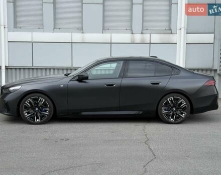 Серый БМВ i5, объемом двигателя 0 л и пробегом 5 тыс. км за 98929 $, фото 3 на Automoto.ua