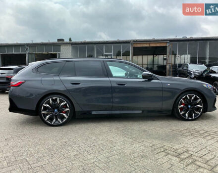 Сірий БМВ i5, об'ємом двигуна 0 л та пробігом 11 тис. км за 79473 $, фото 2 на Automoto.ua