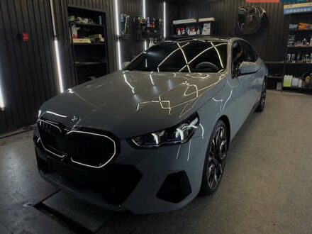 Серый БМВ i5, объемом двигателя 0 л и пробегом 16 тыс. км за 61000 $, фото 1 на Automoto.ua