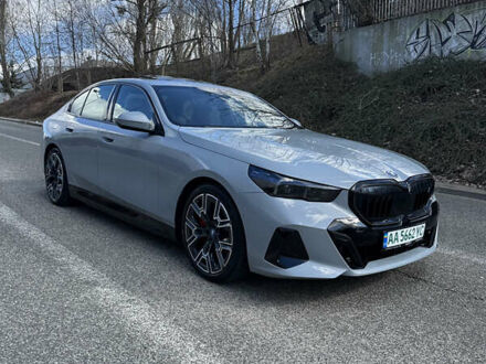 БМВ i5 2023 в Киеве на Automoto.ua Серый БМВ i5, объемом двигателя 0 л и пробегом 9 тыс. км за 53500 $, фото 1 на Automoto.ua