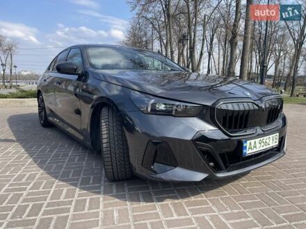 БМВ i5 2023 в Киеве на Automoto.ua Серый БМВ i5, объемом двигателя 0 л и пробегом 2 тыс. км за 55500 $, фото 1 на Automoto.ua