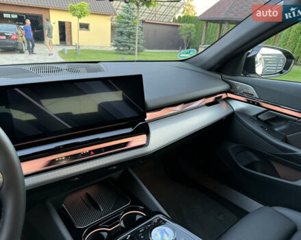 Синій БМВ i5, об'ємом двигуна 0 л та пробігом 15 тис. км за 72000 $, фото 16 на Automoto.ua