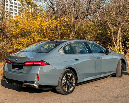 БМВ i5 2024 в Кривом Роге на Automoto.ua Синий БМВ i5, объемом двигателя 0 л и пробегом 15 тыс. км за 48000 $, фото 2 на Automoto.ua