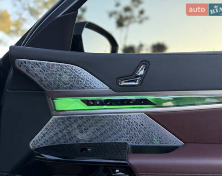 Черный БМВ i7, объемом двигателя 0 л и пробегом 36 тыс. км за 107000 $, фото 100 на Automoto.ua