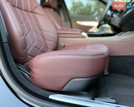 Черный БМВ i7, объемом двигателя 0 л и пробегом 36 тыс. км за 107000 $, фото 102 на Automoto.ua