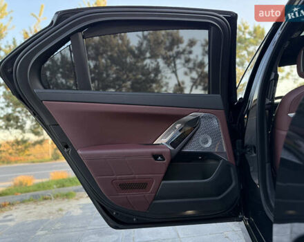 Черный БМВ i7, объемом двигателя 0 л и пробегом 36 тыс. км за 107000 $, фото 69 на Automoto.ua