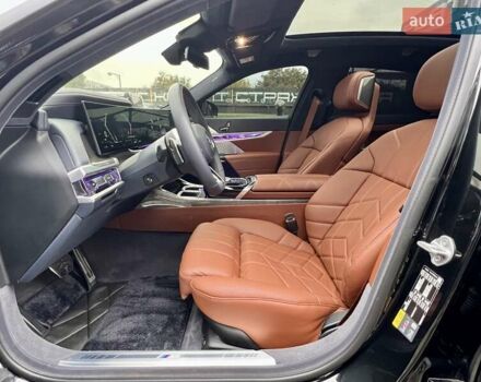 Черный БМВ i7, объемом двигателя 0 л и пробегом 35 тыс. км за 123900 $, фото 25 на Automoto.ua