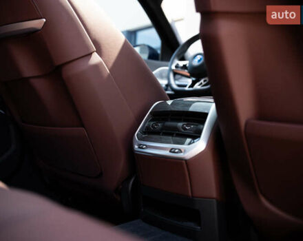 Черный БМВ i7, объемом двигателя 0 л и пробегом 23 тыс. км за 95000 $, фото 45 на Automoto.ua