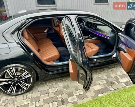 Черный БМВ i7, объемом двигателя 0 л и пробегом 35 тыс. км за 123900 $, фото 108 на Automoto.ua