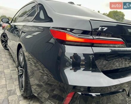 Черный БМВ i7, объемом двигателя 0 л и пробегом 35 тыс. км за 123900 $, фото 91 на Automoto.ua