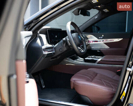 Черный БМВ i7, объемом двигателя 0 л и пробегом 23 тыс. км за 95000 $, фото 29 на Automoto.ua
