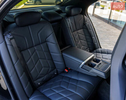 Черный БМВ i7, объемом двигателя 0 л и пробегом 20 тыс. км за 79900 $, фото 69 на Automoto.ua