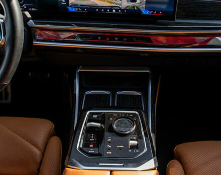 Черный БМВ i7, объемом двигателя 0 л и пробегом 25 тыс. км за 86500 $, фото 27 на Automoto.ua