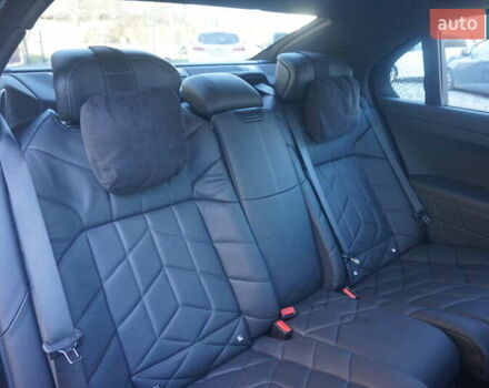 Черный БМВ i7, объемом двигателя 0 л и пробегом 27 тыс. км за 85000 $, фото 46 на Automoto.ua