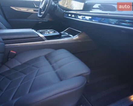 Черный БМВ i7, объемом двигателя 0 л и пробегом 27 тыс. км за 85000 $, фото 41 на Automoto.ua