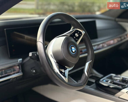 Серый БМВ i7, объемом двигателя 0 л и пробегом 75 тыс. км за 84300 $, фото 5 на Automoto.ua