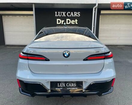Серый БМВ i7, объемом двигателя 0 л и пробегом 21 тыс. км за 94900 $, фото 33 на Automoto.ua