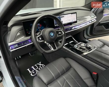 Серый БМВ i7, объемом двигателя 0 л и пробегом 24 тыс. км за 126900 $, фото 56 на Automoto.ua