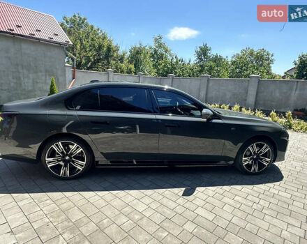 Серый БМВ i7, объемом двигателя 0 л и пробегом 31 тыс. км за 115000 $, фото 10 на Automoto.ua