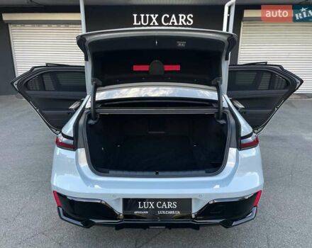 Серый БМВ i7, объемом двигателя 0 л и пробегом 21 тыс. км за 94900 $, фото 111 на Automoto.ua