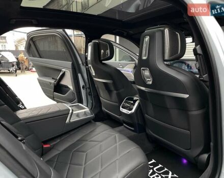Серый БМВ i7, объемом двигателя 0 л и пробегом 24 тыс. км за 126900 $, фото 79 на Automoto.ua
