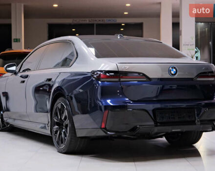 Синий БМВ i7, объемом двигателя 0 л и пробегом 12 тыс. км за 99000 $, фото 4 на Automoto.ua