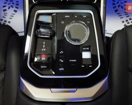 Синий БМВ i7, объемом двигателя 0 л и пробегом 12 тыс. км за 99000 $, фото 43 на Automoto.ua