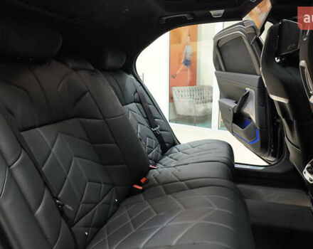 Синий БМВ i7, объемом двигателя 0 л и пробегом 12 тыс. км за 99000 $, фото 39 на Automoto.ua