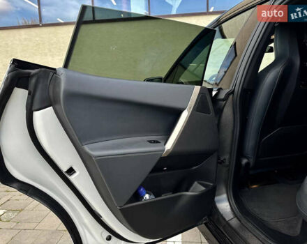 Белый БМВ iX, объемом двигателя 0 л и пробегом 70 тыс. км за 45999 $, фото 62 на Automoto.ua