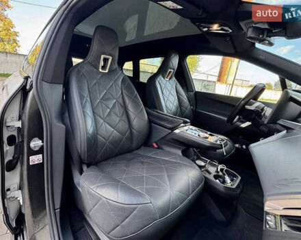 Белый БМВ iX, объемом двигателя 0 л и пробегом 70 тыс. км за 45999 $, фото 39 на Automoto.ua
