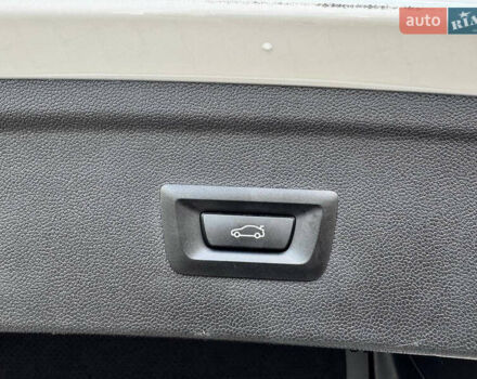 Белый БМВ iX, объемом двигателя 0 л и пробегом 70 тыс. км за 45999 $, фото 58 на Automoto.ua