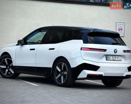 Белый БМВ iX, объемом двигателя 0 л и пробегом 70 тыс. км за 45999 $, фото 31 на Automoto.ua