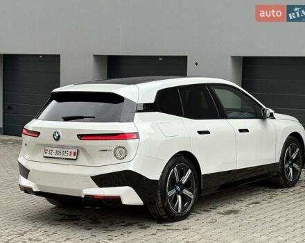 Білий БМВ iX, об'ємом двигуна 0 л та пробігом 90 тис. км за 42990 $, фото 13 на Automoto.ua