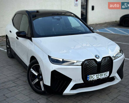 Белый БМВ iX, объемом двигателя 0 л и пробегом 70 тыс. км за 45999 $, фото 18 на Automoto.ua
