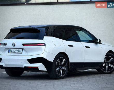 Белый БМВ iX, объемом двигателя 0 л и пробегом 70 тыс. км за 45999 $, фото 22 на Automoto.ua
