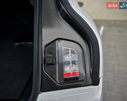 Белый БМВ iX, объемом двигателя 0 л и пробегом 70 тыс. км за 45999 $, фото 57 на Automoto.ua