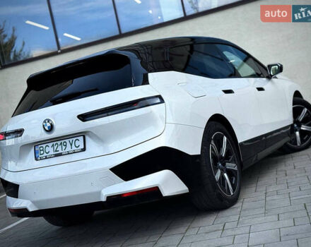 Белый БМВ iX, объемом двигателя 0 л и пробегом 70 тыс. км за 45999 $, фото 26 на Automoto.ua