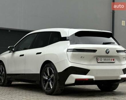 Білий БМВ iX, об'ємом двигуна 0 л та пробігом 90 тис. км за 42990 $, фото 10 на Automoto.ua