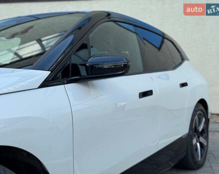 Белый БМВ iX, объемом двигателя 0 л и пробегом 70 тыс. км за 45999 $, фото 10 на Automoto.ua